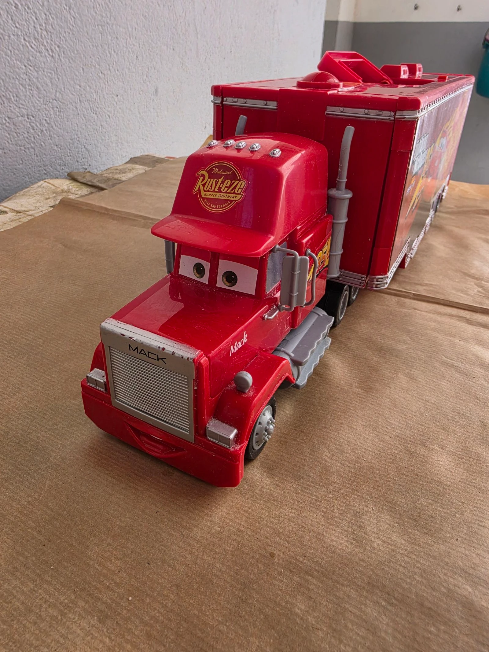 Garage Cars Mack Lightning McQueen Truck – photo 3